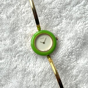 Rare 90s Gucci Bangle Gold Plated Quartz Ladies Swiss Made Watch with Box and Interchangeable Bezels image 5