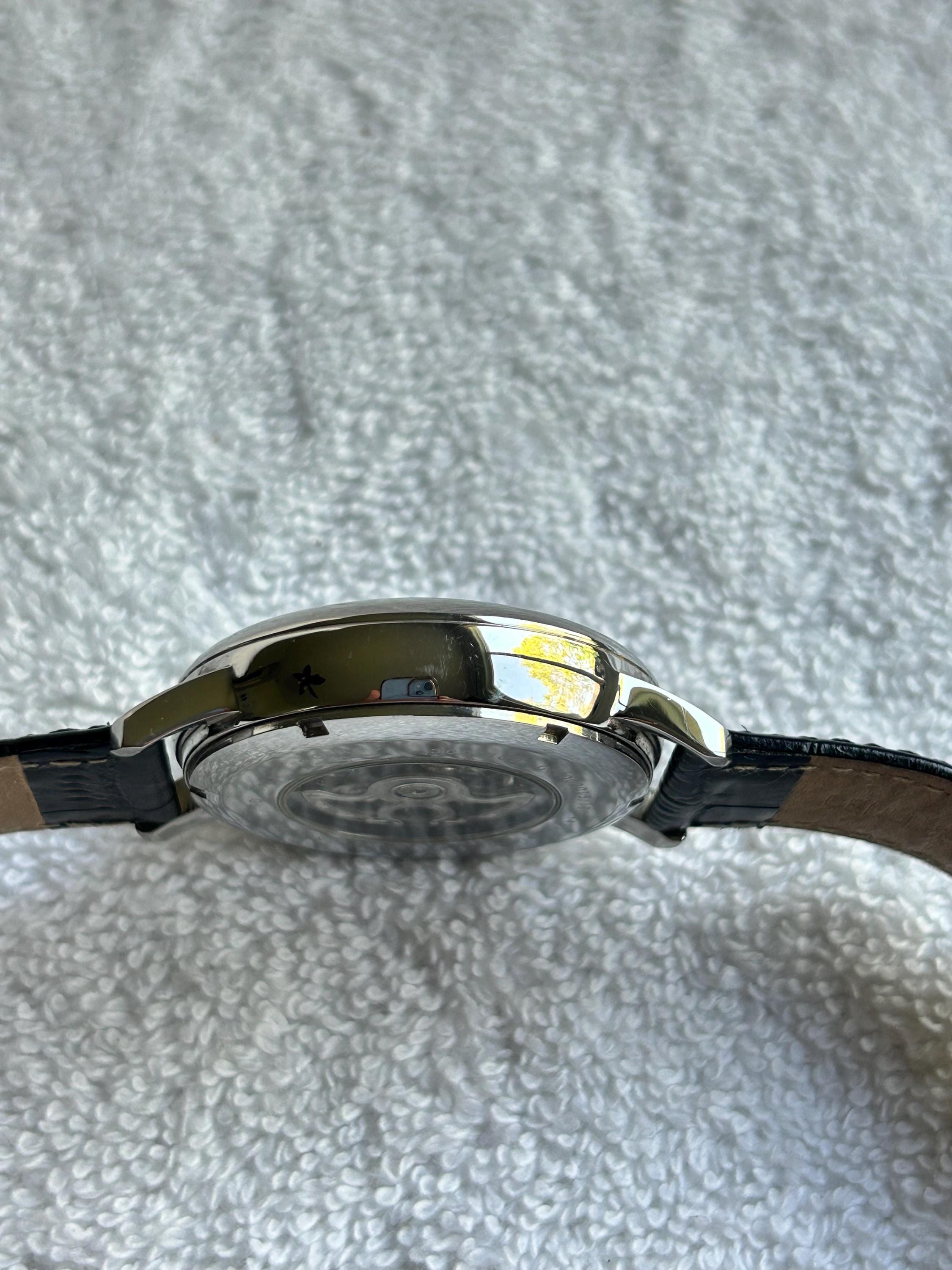 ROYL GEOGRAPHICAL、SWISS movt、 CH-8753-