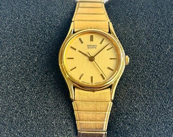 Beautiful Vintage Seiko Cocktail Ladies Quartz Japan Watch. Gold