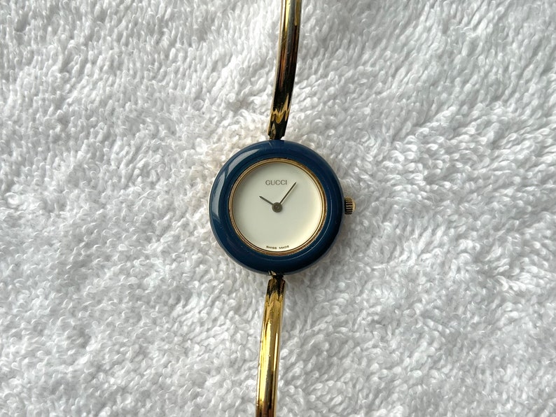 Rare 90s Gucci Bangle Gold Plated Quartz Ladies Swiss Made Watch with Box and Interchangeable Bezels image 3