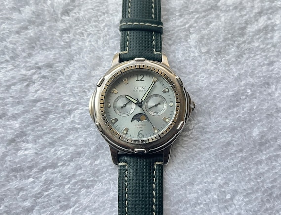 Vintage Guess Waterpro Triple Registers Day/night, Weekday  display picture 2