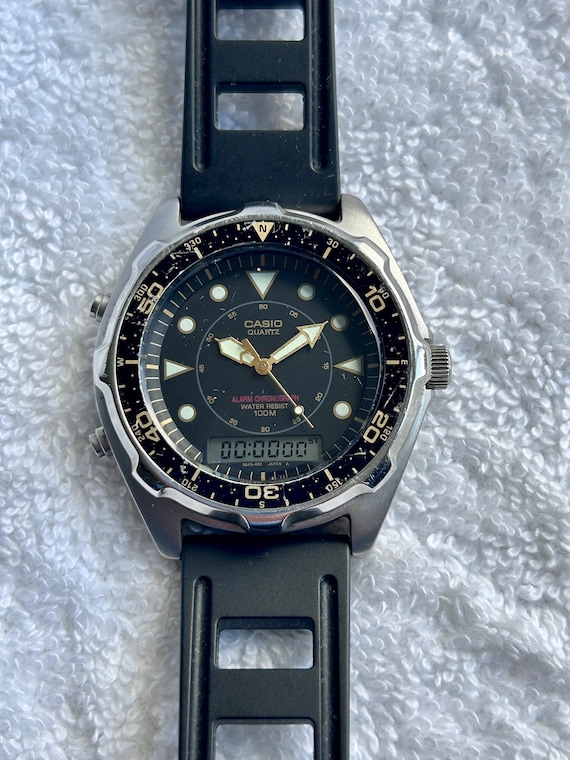 Vintage Casio Diver Analog Digital Alarm Chronogra