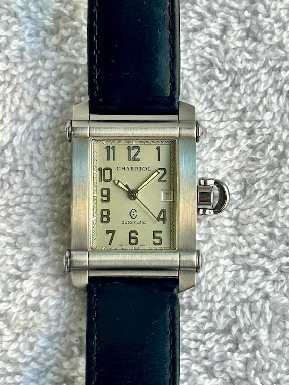 ST TROPEZ, 30MM, QUARTZ CALIBRE, MOTHER-OF-PEARL WITH 10
