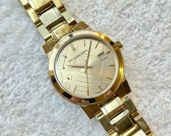 Reloj Burberry de cuarzo chapado en oro para mujer, fabricado en