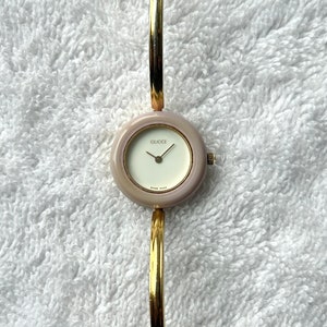 Rare 90s Gucci Bangle Gold Plated Quartz Ladies Swiss Made Watch with Box and Interchangeable Bezels image 4