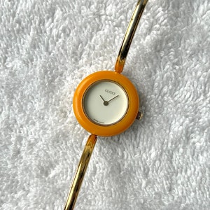 Rare 90s Gucci Bangle Gold Plated Quartz Ladies Swiss Made Watch with Box and Interchangeable Bezels image 6