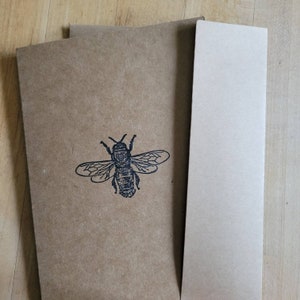 Cartão / conjunto estacionário de abelha em branco - 5 cartões e envelopes