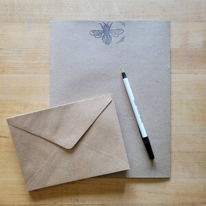 Conjunto estacionário Bee - 10 papéis para escrever e envelopes