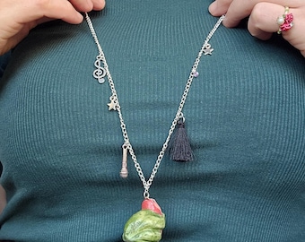 Ręcznie rzeźbiony naszyjnik z fantazyjnym wisiorkiem w kształcie żaby: Florence, Rock Princess, srebrny łańcuszek, zawieszki, OOAK