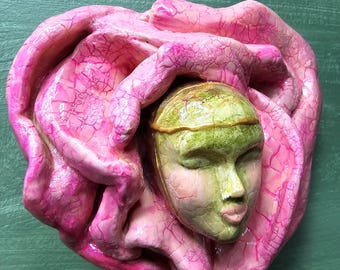 Ręcznie robiony kwiat ścienny z ozdobą na twarz / Dekoracja 3D / Rzeźba-ciekawostka / Obiekt artystyczny OOAK