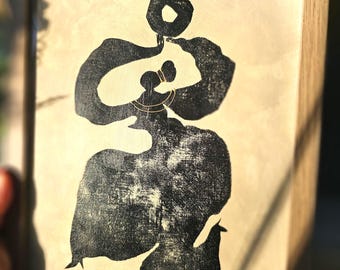 Oprawiony wydruk wypukły: Cień kobiety, sylwetka / Obraz figuralny / Wydruk / Dekoracja ścienna / Wyznawczyni bogini matki