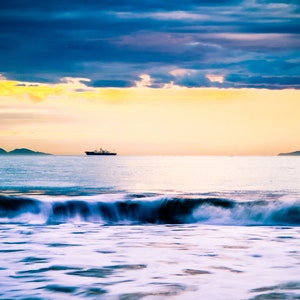 Coronado Beach, CA - Seascape Sunset Decor - Available as Paper, Canvas, & Metal Fine Art Prints immagine 2
