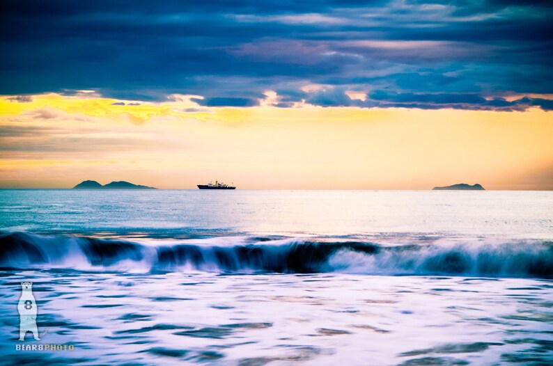 Coronado Beach, CA - Seascape Sunset Decor - Available as Paper, Canvas, & Metal Fine Art Prints immagine 2