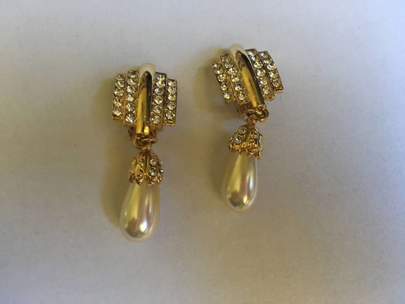 Tono Oro Perla coral solitario Gota Pendientes de Clip en