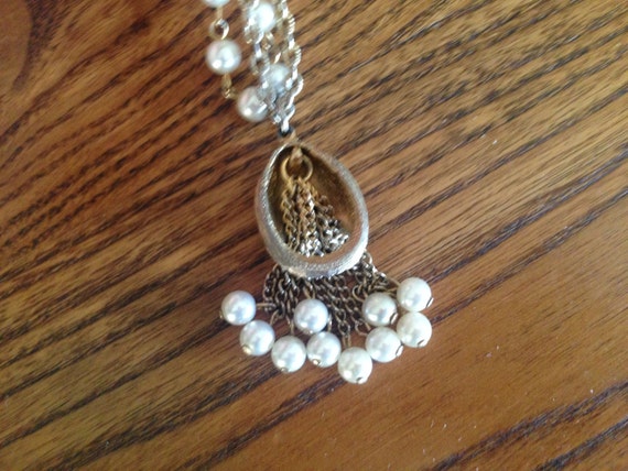 Vintage Faux Pearl Tassel Necklace With a Pearl and Gold