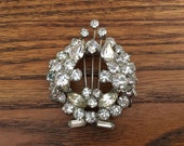 Vintage Clear Rhinestone Harp Wreath Brooch 0986