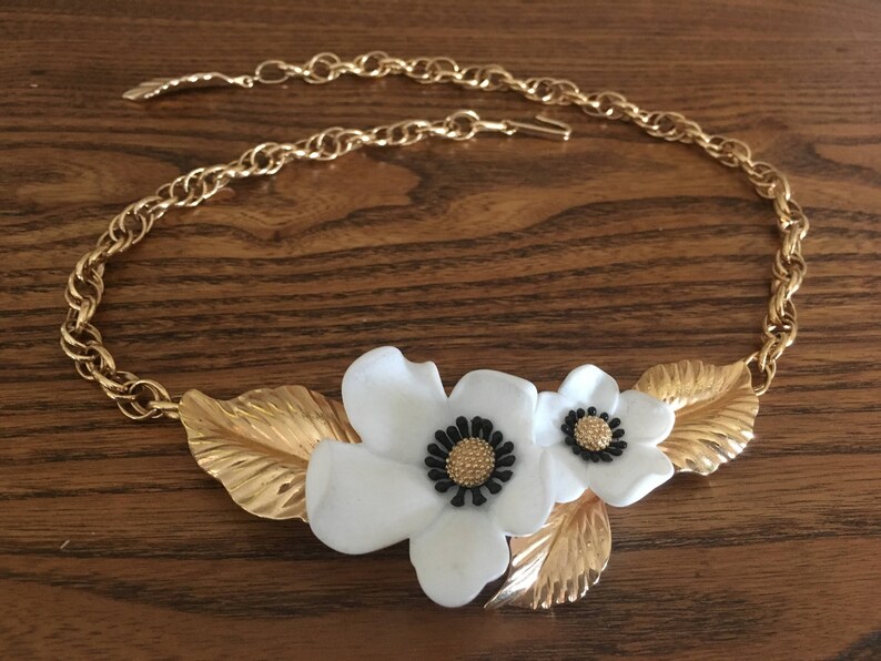 Louis Feraud Paris for Avon Blossoms of Spring Necklace 1202