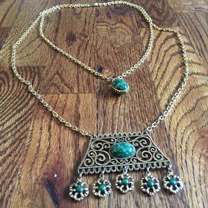 Vintage Double Stranded Dark Green Marbled Cabochon Pendant Necklace 1473