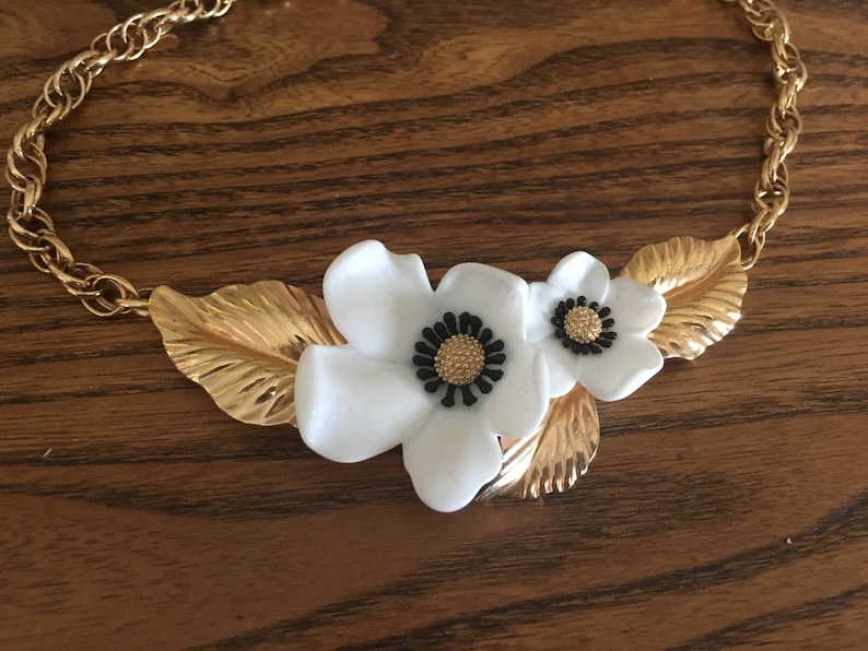 Louis Feraud Paris for Avon Blossoms of Spring Necklace 1202