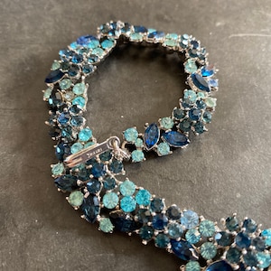 Crown Trifari Light and Montana Blue Rhinestone Floral Necklace 2010 image 7