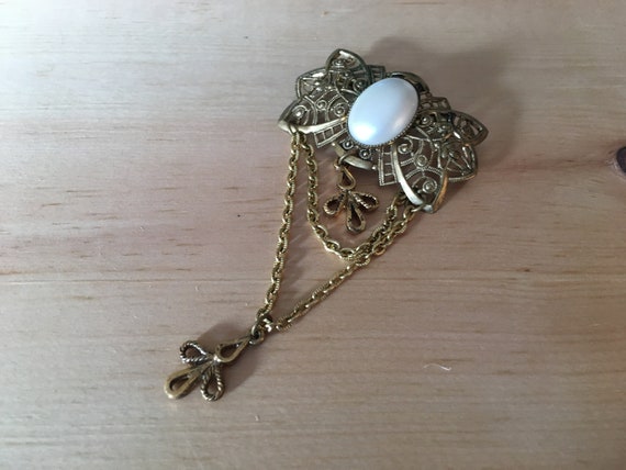 Vintage Gold Filigree and Faux Pearl Collar Brooc… - image 3