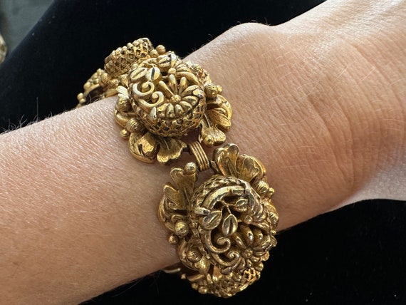 Florenza Ornate Floral Gold Toned Bracelet and Ea… - image 5