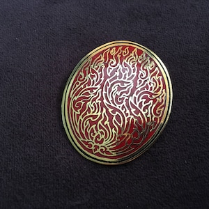 Vintage Ovale Siam Brosche mit roter und schwarzer Emaille und goldfarbenem Metall 1333