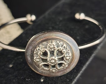Silver Tone Bangle Bracelet with Vintage Mother of Pearl and Floral Heart Buttons