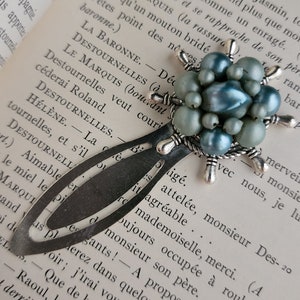 Silver Tone Helm Ship Wheel Nautical Vintage Blue Beaded Earring Bookmark