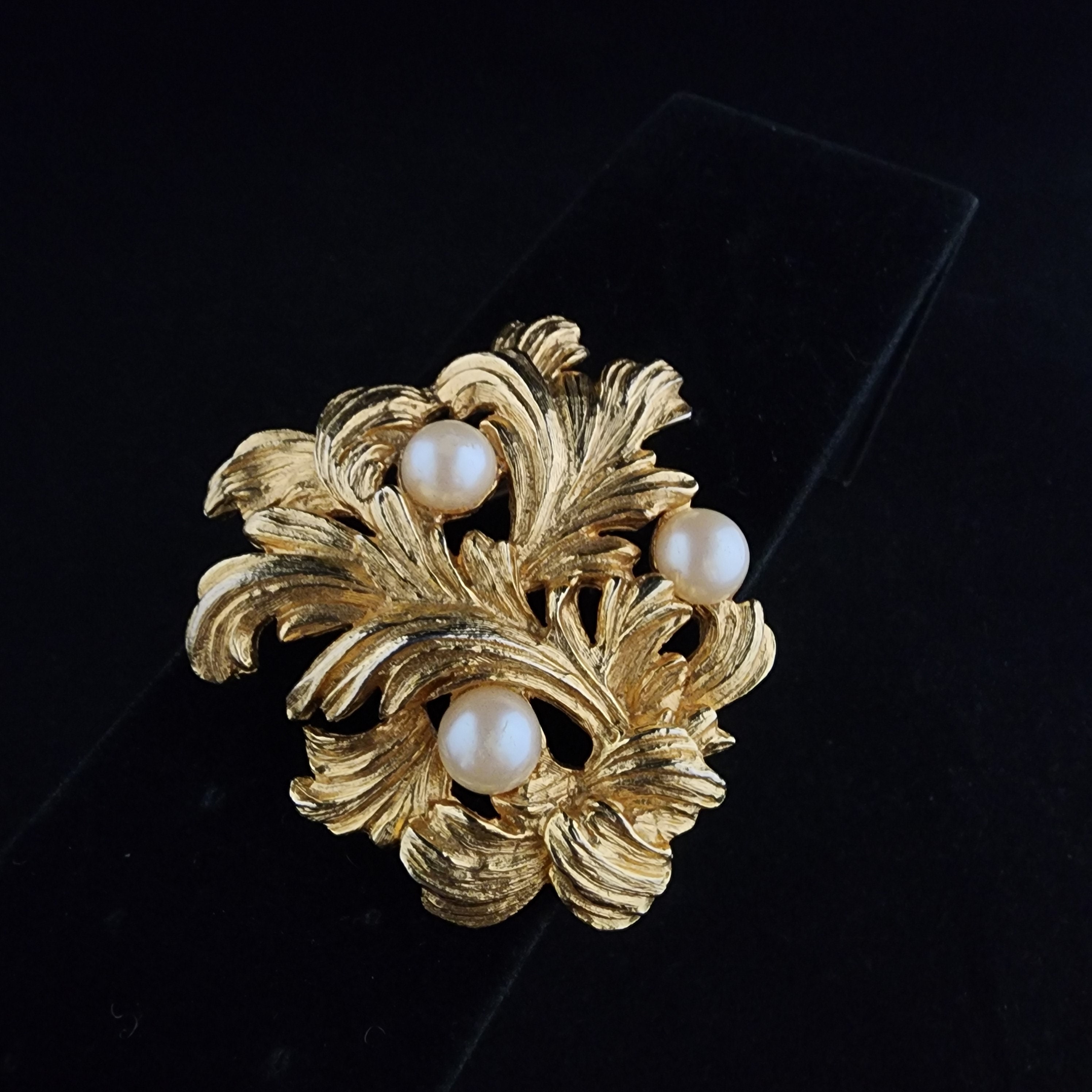 PRICE DROP Vintage Mimi Di N 1987 Gold Tone Leaves and Faux  display picture 3