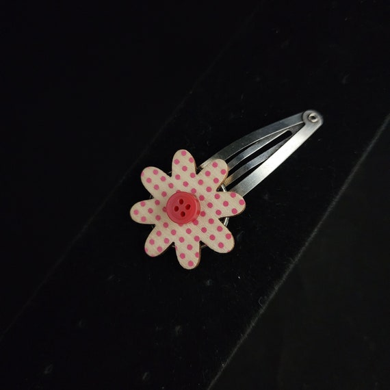 Playful Polka Dot Wood Floral Vintage Pink Button Hair Clip  display picture 2