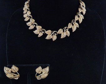 PRICE DROP Vintage Coro Gold Tone Textured Leaf Adjustable Length Necklace and Clip On Earring Set