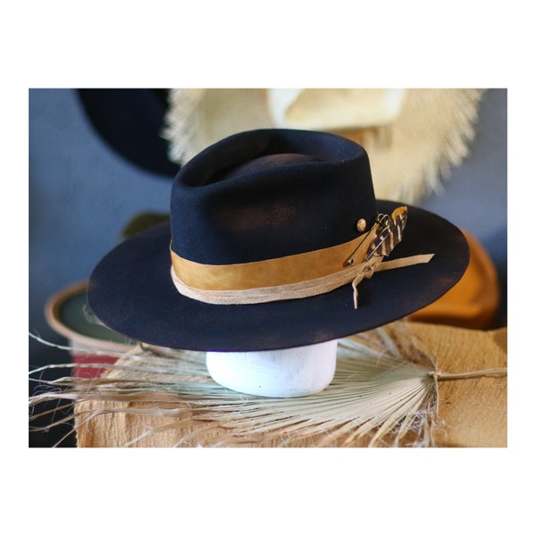 INDIEN BLACK -  felt fedora - vintage look distressed hat - chapolala