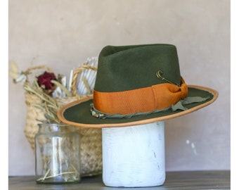 FORTELLA - dark green felt fedora - vitage look distressed hat - chapolala