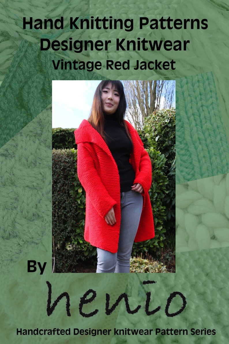 Puede incluir: Un c&aacute;rdigan de punto rojo con capucha, usado por una persona con cabello largo y oscuro. El c&aacute;rdigan es de estilo vintage y tiene un dise&ntilde;o sencillo. El texto "Hand Knitting Patterns Designer Knitwear Vintage Red Jacket By henio Handcrafted Designer knitwear Pattern Series" es visible en la parte superior e inferior de la imagen.