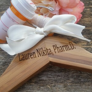 Apotheker Geschenk, personalisierte Aufhänger, Laborkittel, Essential Worker, 2020 Pandemie, Geschenke verpackt