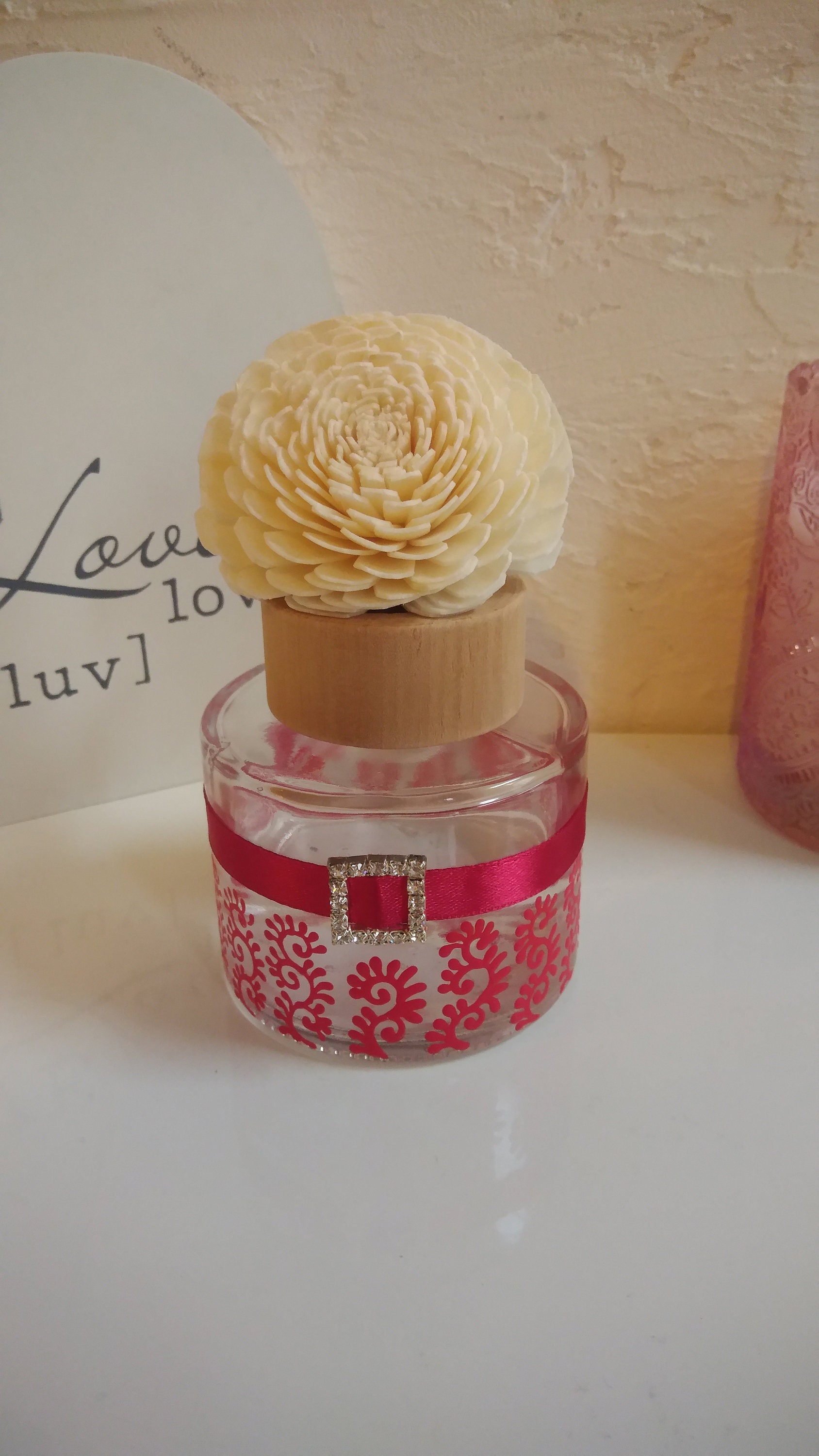 Diffuseur de Parfum avec Ruban, Strass et Décor Arabesque Lavande ou Lys Fleur en Bois 80Ml