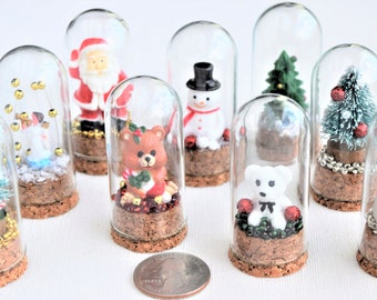 Christmas Miniature Glass Display Dome Scenes