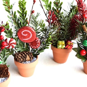 Christmas Small Flower Pots With Artificial Flowers (Not 1:12 Scale)