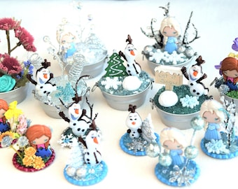 Scene in miniatura di Frozen: Olaf, Elsa e Anna in vasche di metallo in miniatura