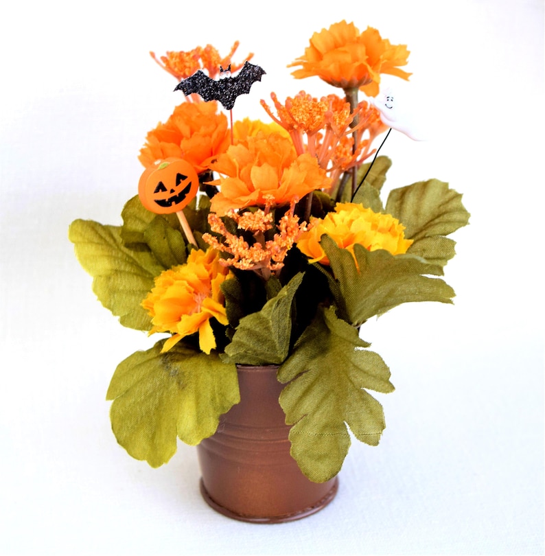 Halloween Flower Arrangements Glow In The Dark, Metal Tubs, Watering Cans, Wheel Barrows, Wagons, Pails Photo 5