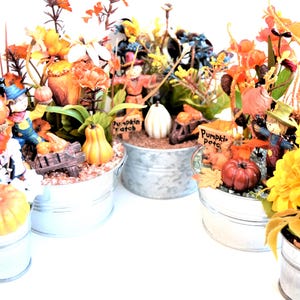 Arrangements décoratifs de fleurs d'automne et d'action de grâce