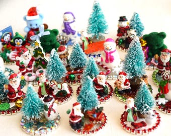 Christmas Miniature Figurine Scenes Deluxe