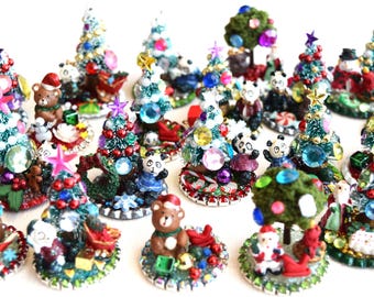 Christmas Miniature Figurine Scenes Deluxe Plus