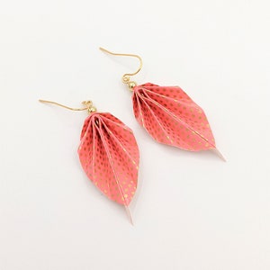 Origami leaf earrings, pink and gold, polka dots chiyogami paper, light weight