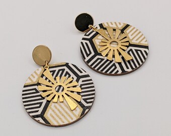 Paper and wood statement earrings, black white and gold chiyogami paper, geometric circle earrings, geometric pattern
