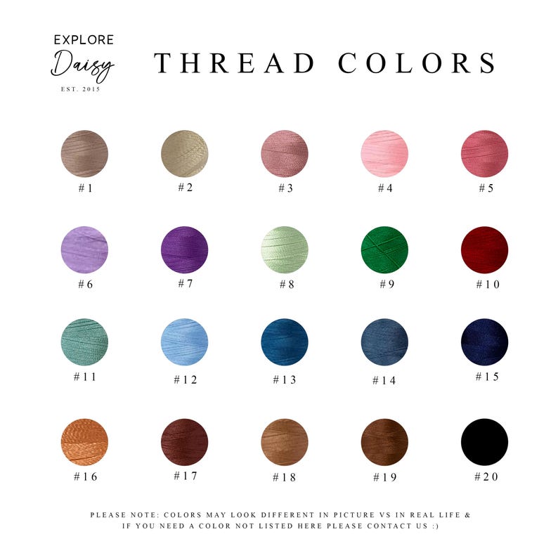 Peut inclure: Un nuancier de 20 couleurs de fil, chacune dans un &eacute;chantillon circulaire. Les couleurs vont des tons neutres comme le beige et le marron aux teintes vives comme le rose, le vert et le bleu. Le texte "THREAD COLORS" est en haut.