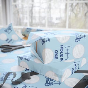 Golfen 1e verjaardag aangepaste cadeauverpakking, eerste feestvarken golfcadeaupapier, eerste golfverjaardag, hole-in-one eerste verjaardag golfverpakking afbeelding 4