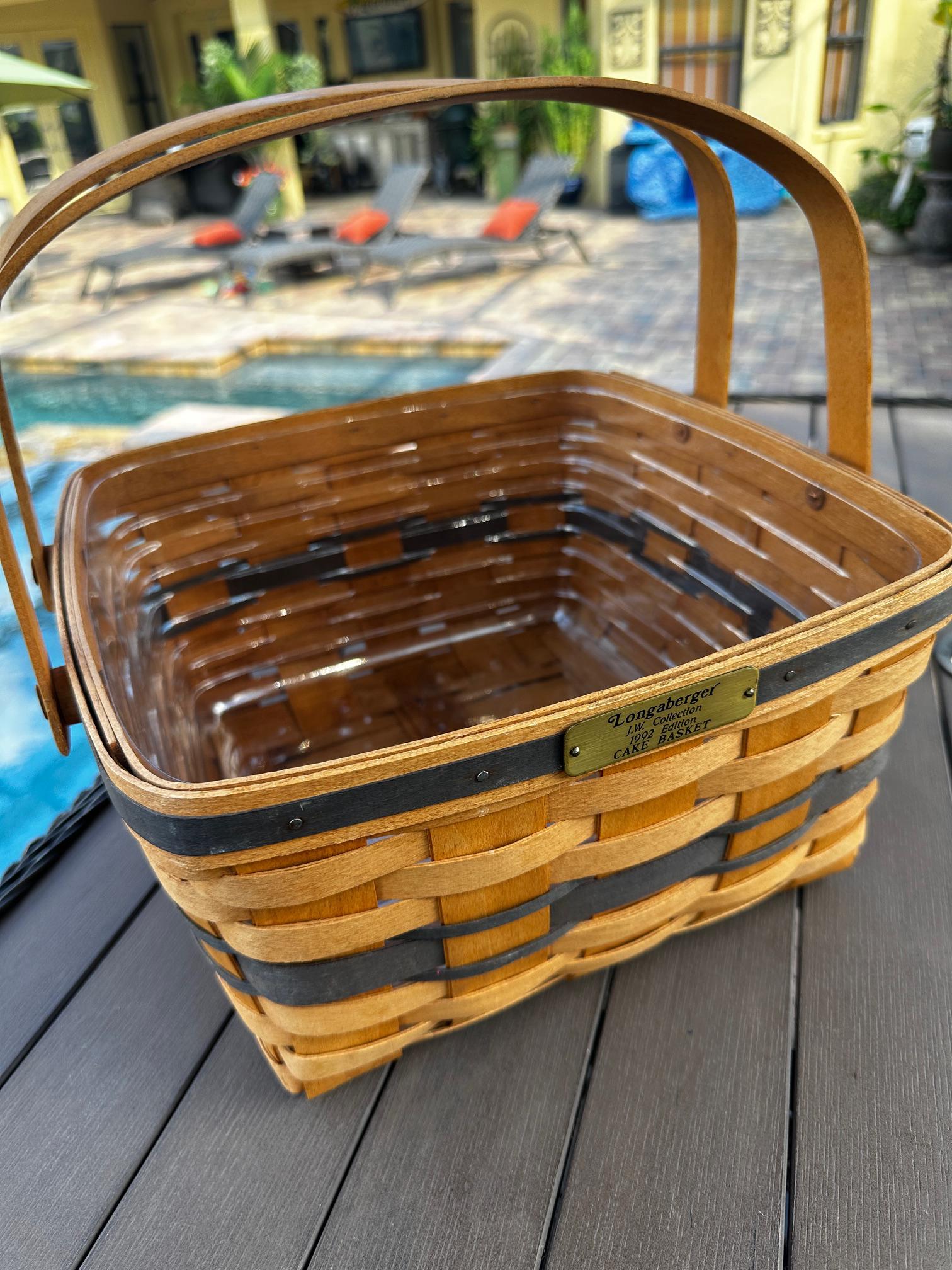 【美品】ロンガバーガー Longaberger バスケット ケーキバスケット 美品】ロンガバーガー Longaberger バスケット ケーキバスケット