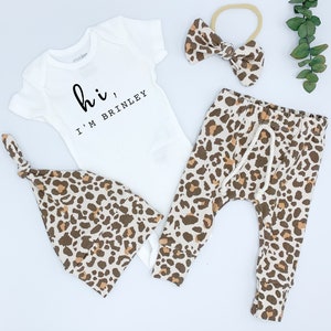 Baby girl coming home outfit / hi im new here / baby shower gift / new mom gift / cheetah print baby / baby girl gift / cheetah print bow